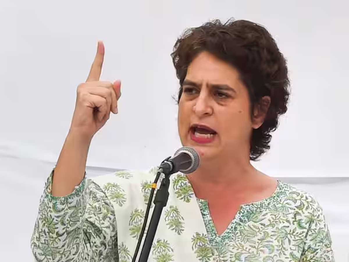 पीएम मोदी के मजाक पर भड़कीं प्रियंका गांधी, कहा- सुसाइड जैसे गंभीर विषयों का मजाक उड़ाना सही नहीं